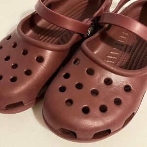 CROCS Women's Maroon Moccasins